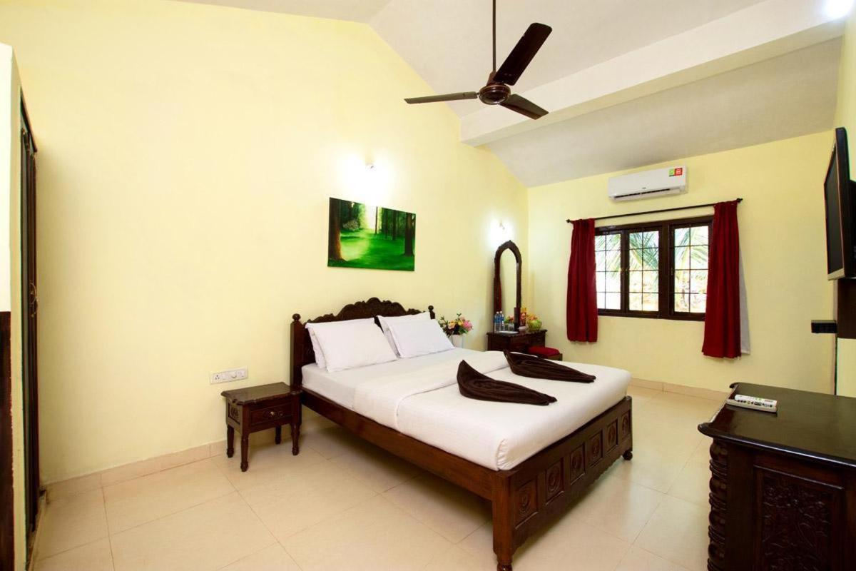 Marina Bay Beach Resort Candolim Exterior foto