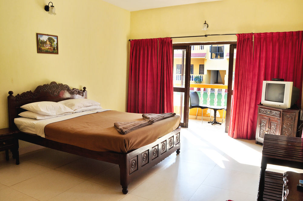 Marina Bay Beach Resort Candolim Exterior foto