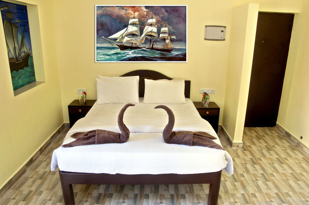 Marina Bay Beach Resort Candolim Exterior foto