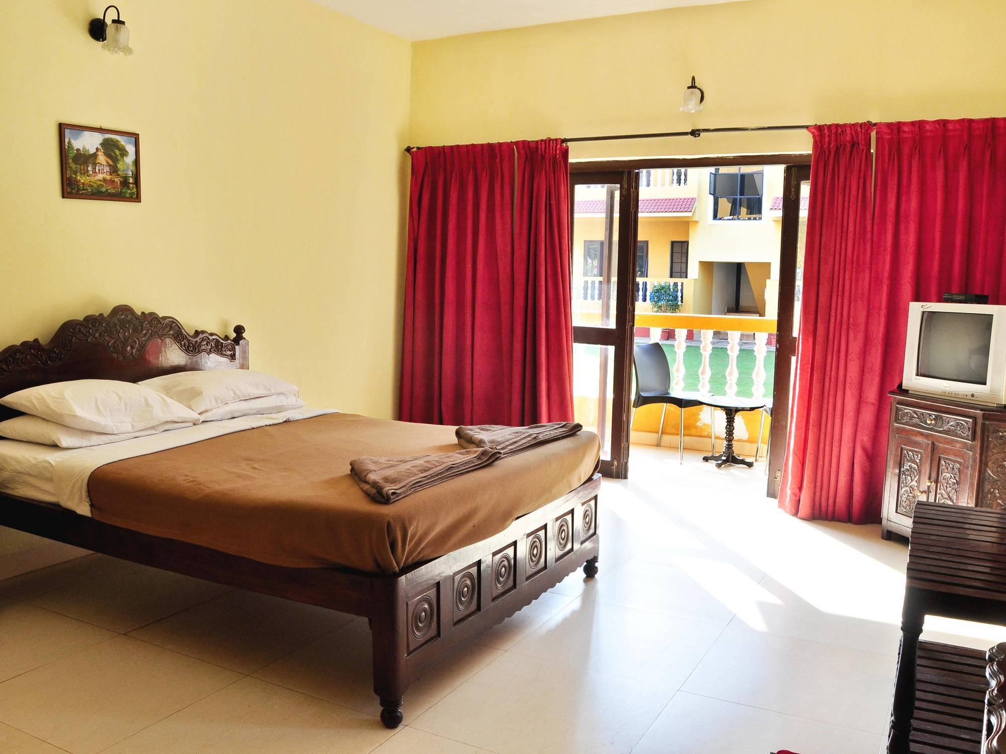 Marina Bay Beach Resort Candolim Exterior foto