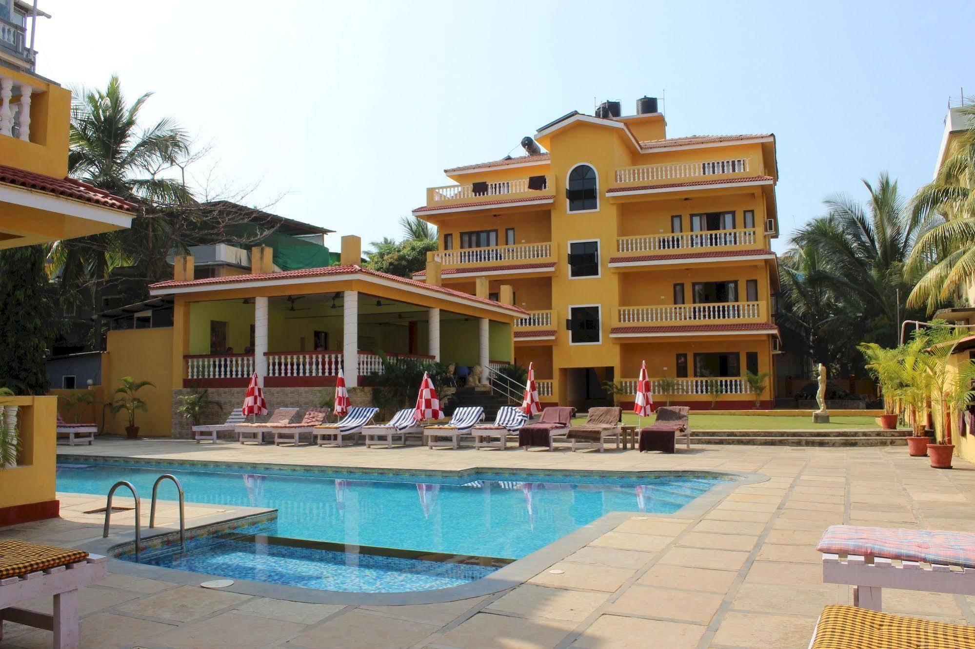 Marina Bay Beach Resort Candolim Exterior foto
